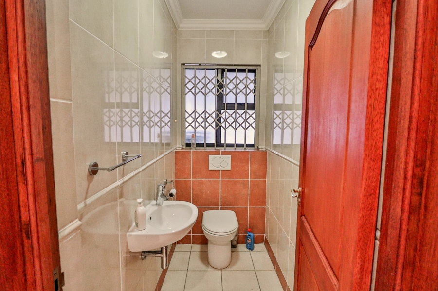 7 Bedroom Property for Sale in Myburgh Park Western Cape